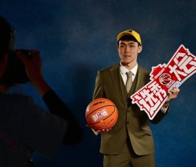 包含NBL官方晒集锦：广西大腿庞峥麟带领球队又拿一胜的词条